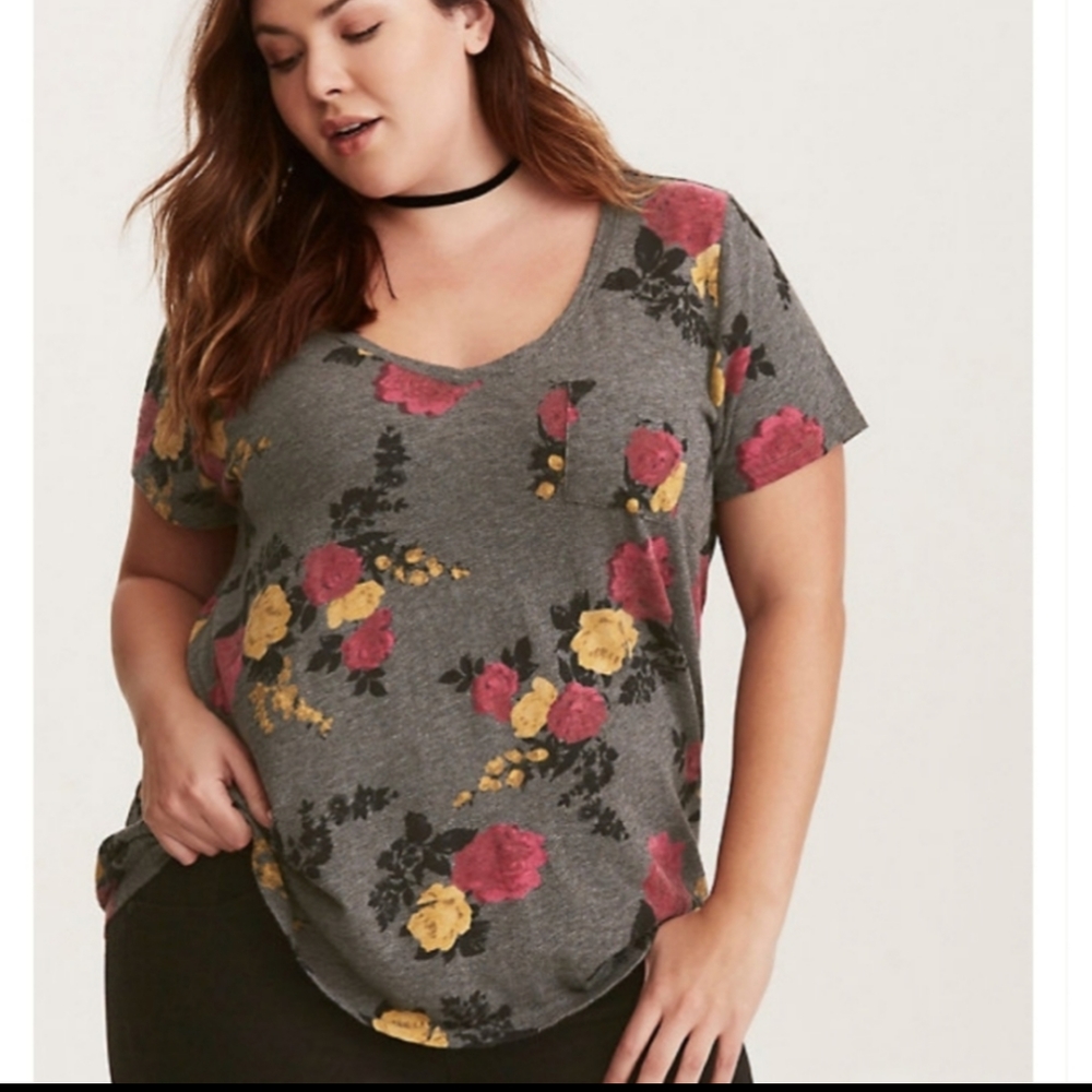 Torrid floral pocket tee sz 4
